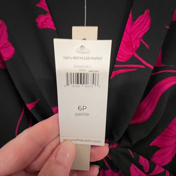 NWT Banana Republic 6P dress, black and pink floral - Picture 5 of 8